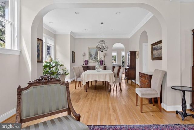 5316 42ND ST NW, Washington, DC 20015