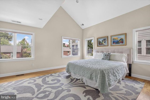 5316 42ND ST NW, Washington, DC 20015
