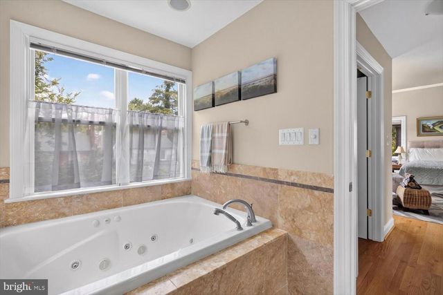 5316 42ND ST NW, Washington, DC 20015