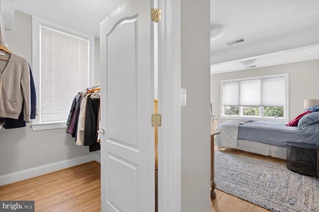 5316 42ND ST NW, Washington, DC 20015