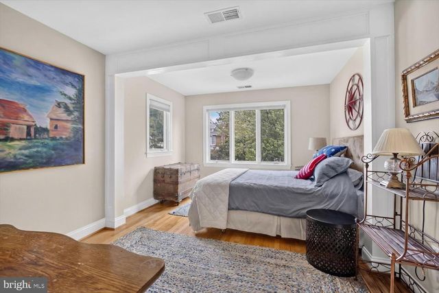 5316 42ND ST NW, Washington, DC 20015