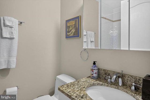 5316 42ND ST NW, Washington, DC 20015