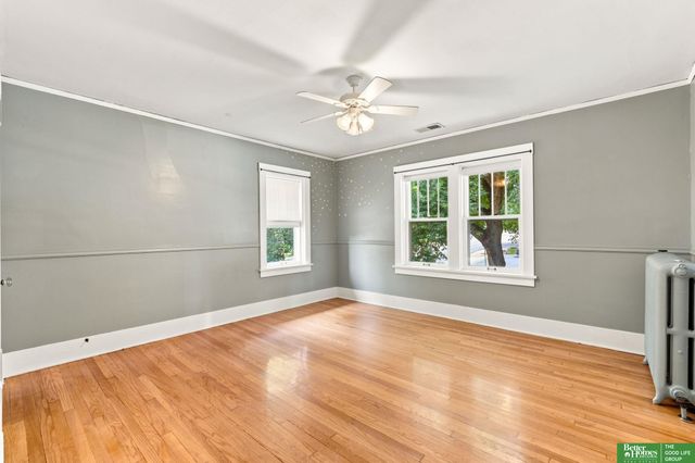 302 S 49th Avenue, Omaha, NE 68132