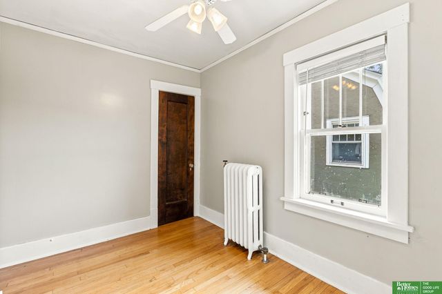 302 S 49th Avenue, Omaha, NE 68132