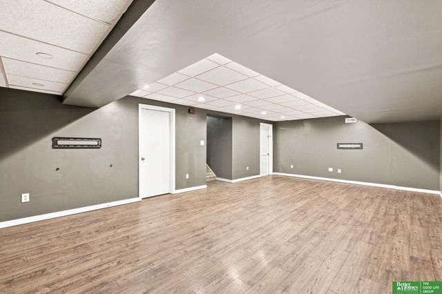 302 S 49th Avenue, Omaha, NE 68132