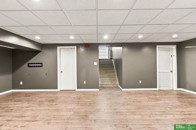 302 S 49th Avenue, Omaha, NE 68132