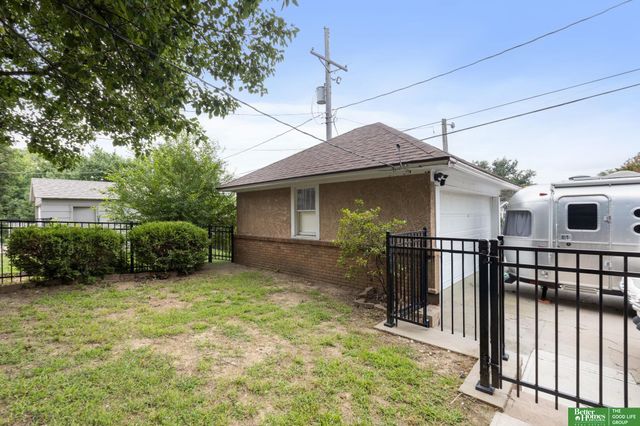 302 S 49th Avenue, Omaha, NE 68132