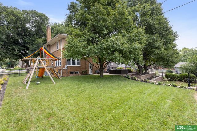 302 S 49th Avenue, Omaha, NE 68132