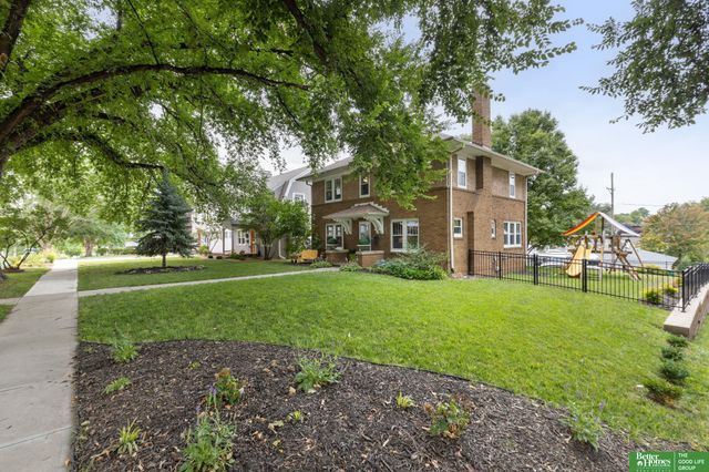302 S 49th Avenue, Omaha, NE 68132