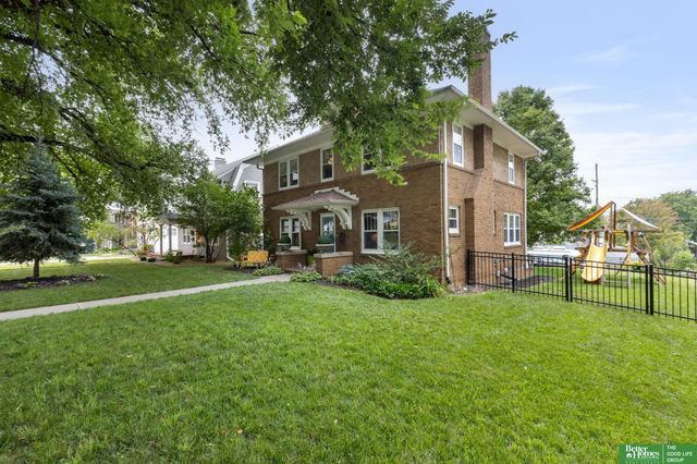 302 S 49th Avenue, Omaha, NE 68132