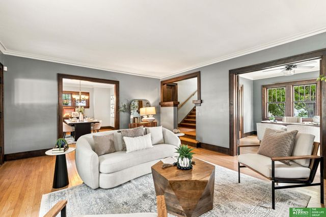 302 S 49th Avenue, Omaha, NE 68132