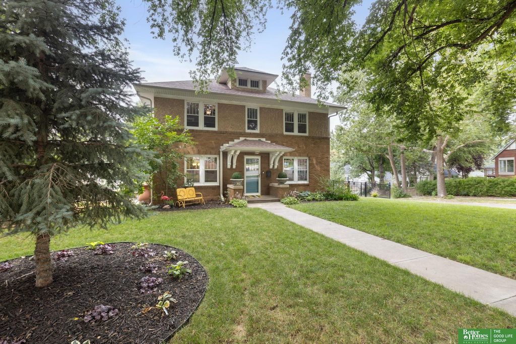 302 S 49th Avenue, Omaha, NE 68132