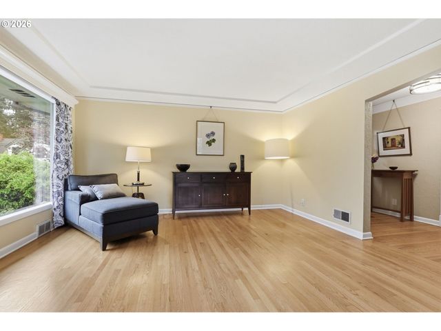 3015 Sw WESTWOOD Dr, Portland, OR 97225