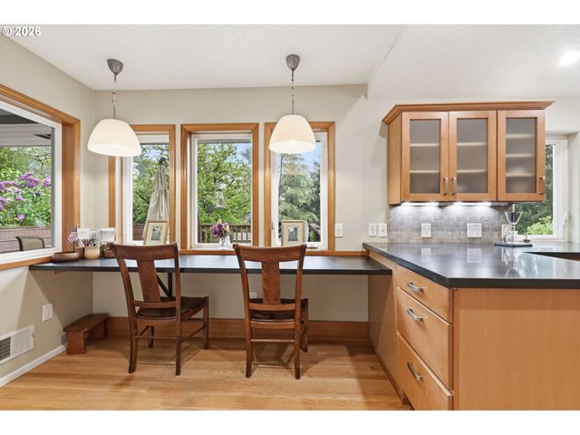 3015 Sw WESTWOOD Dr, Portland, OR 97225