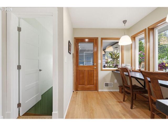 3015 Sw WESTWOOD Dr, Portland, OR 97225