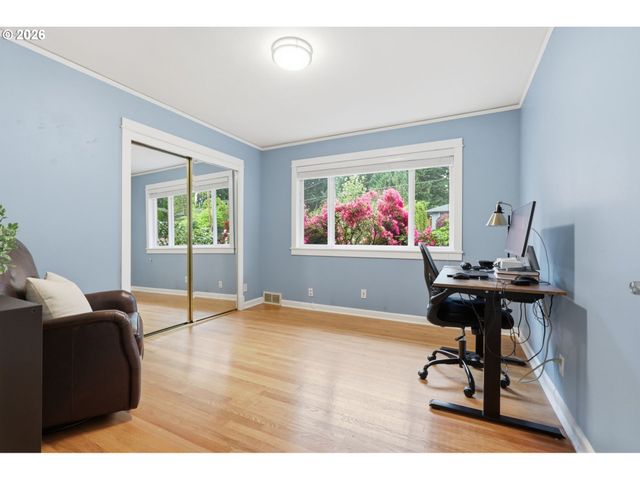 3015 Sw WESTWOOD Dr, Portland, OR 97225