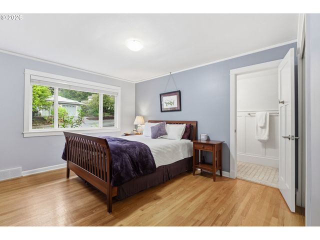 3015 Sw WESTWOOD Dr, Portland, OR 97225