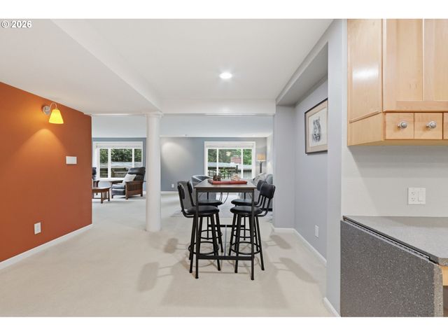 3015 Sw WESTWOOD Dr, Portland, OR 97225