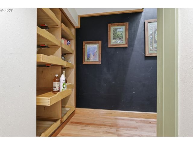 3015 Sw WESTWOOD Dr, Portland, OR 97225