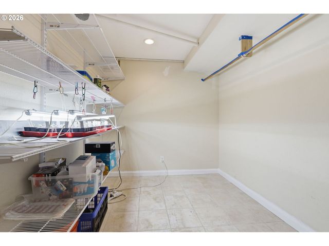 3015 Sw WESTWOOD Dr, Portland, OR 97225