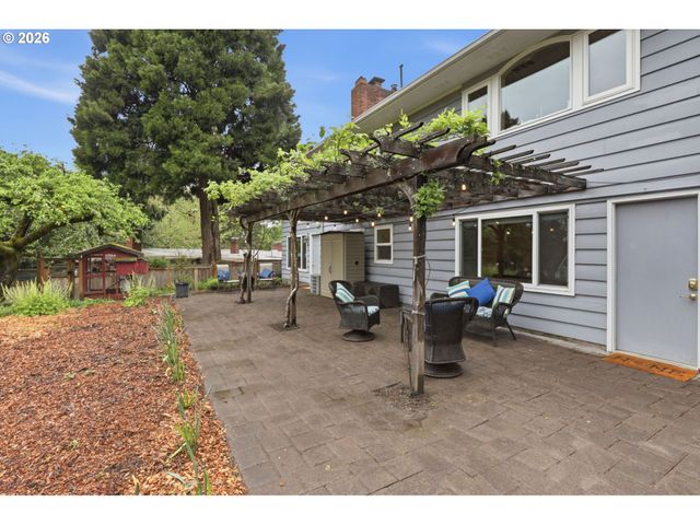3015 Sw WESTWOOD Dr, Portland, OR 97225