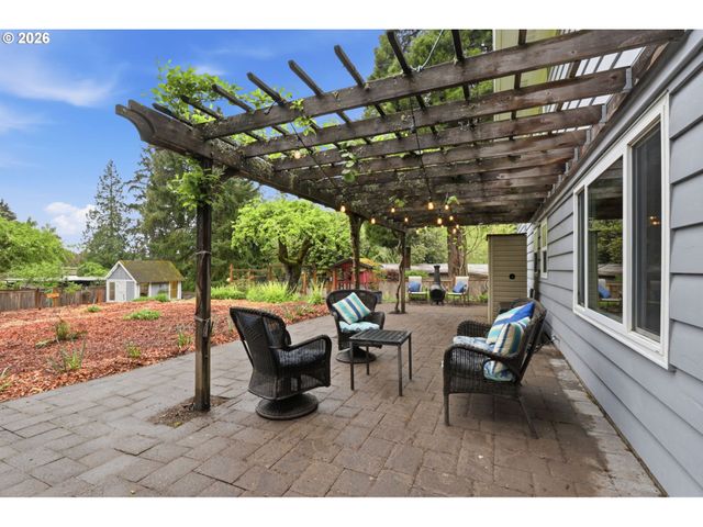 3015 Sw WESTWOOD Dr, Portland, OR 97225