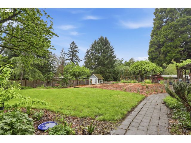 3015 Sw WESTWOOD Dr, Portland, OR 97225