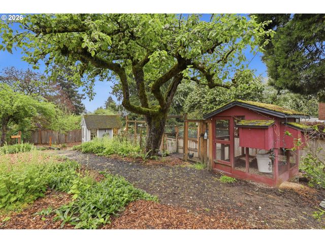 3015 Sw WESTWOOD Dr, Portland, OR 97225