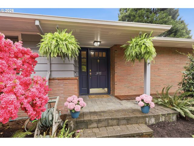 3015 Sw WESTWOOD Dr, Portland, OR 97225