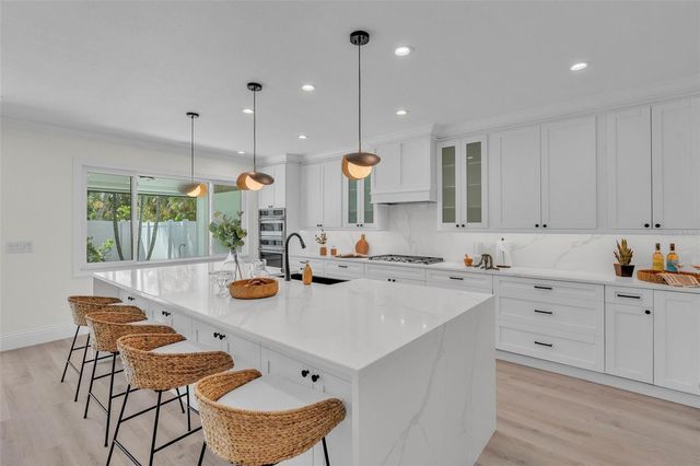 965 BRUCE AVENUE, Clearwater Beach, FL 33767