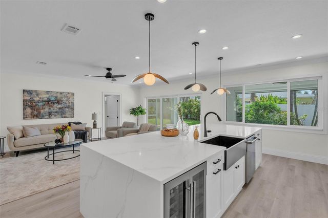 965 BRUCE AVENUE, Clearwater Beach, FL 33767