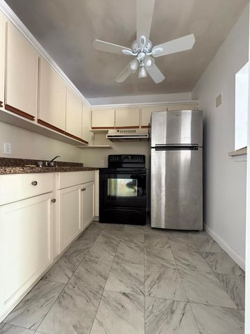 89 Northampton E E, West Palm Beach, FL 33417