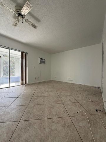 89 Northampton E E, West Palm Beach, FL 33417