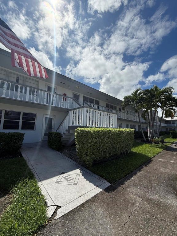 89 Northampton E E, West Palm Beach, FL 33417