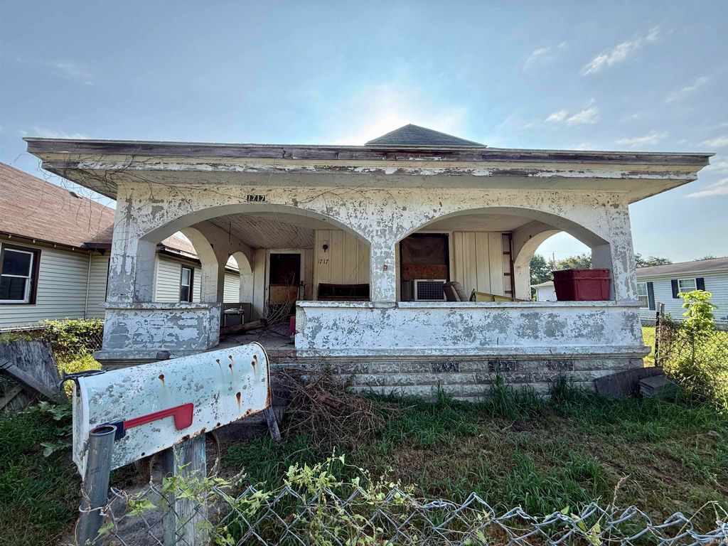 1717 S Boots Street, Marion, IN 46953