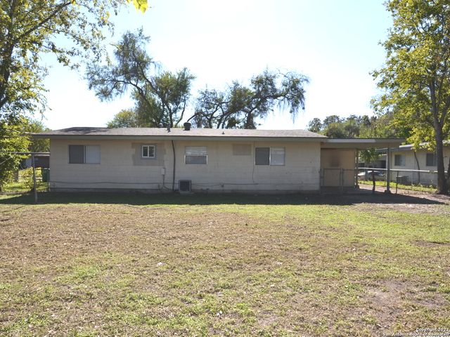 5123 VILLAGE GLN, San Antonio, TX 78218