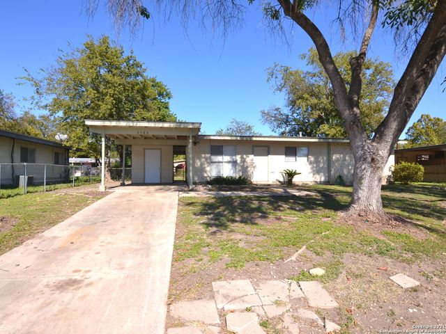 5123 VILLAGE GLN, San Antonio, TX 78218