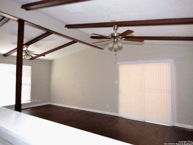 5123 VILLAGE GLN, San Antonio, TX 78218