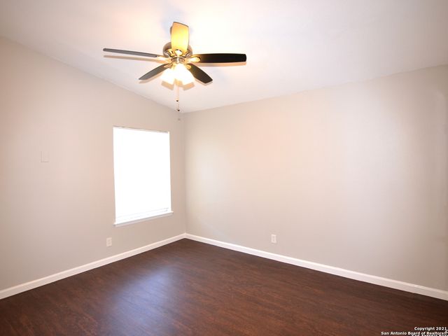 5123 VILLAGE GLN, San Antonio, TX 78218