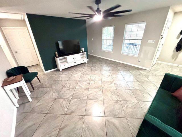 910 Rosewick Street, Houston, TX 77015