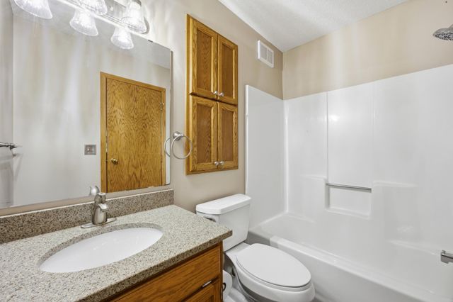 603 34th Avenue S, Moorhead, MN 56560