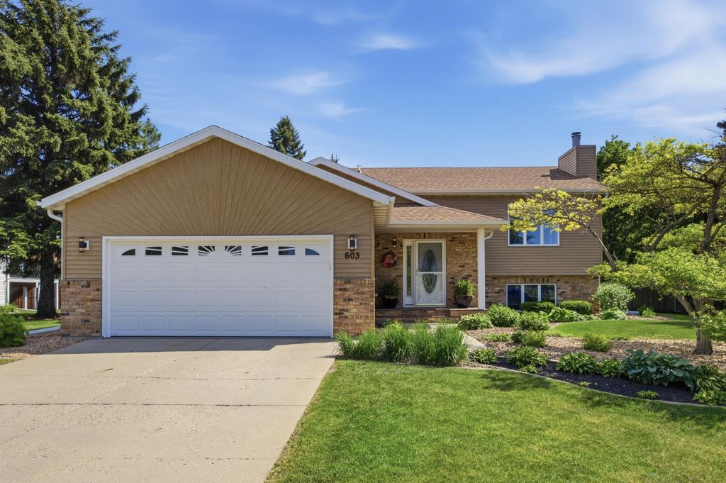 603 34th Avenue S, Moorhead, MN 56560
