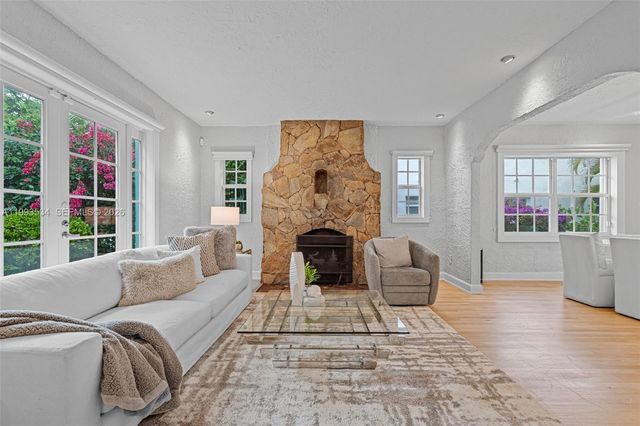 1209 La Mancha Ave, Coral Gables, FL 33134