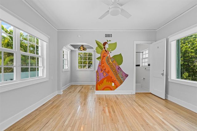 1209 La Mancha Ave, Coral Gables, FL 33134