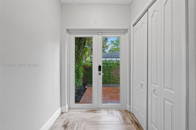 1209 La Mancha Ave, Coral Gables, FL 33134