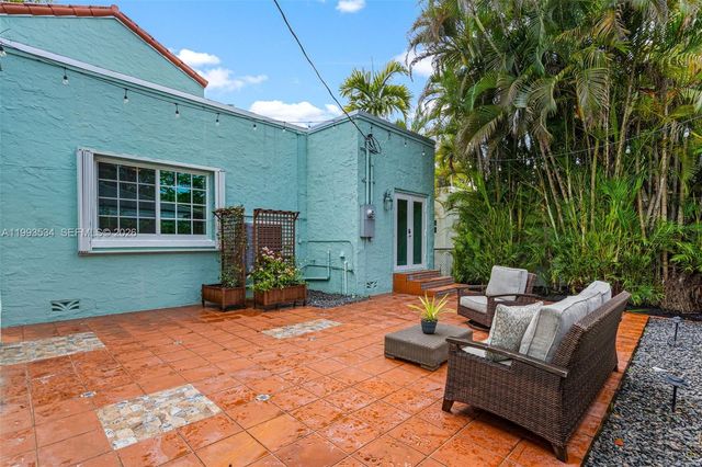 1209 La Mancha Ave, Coral Gables, FL 33134