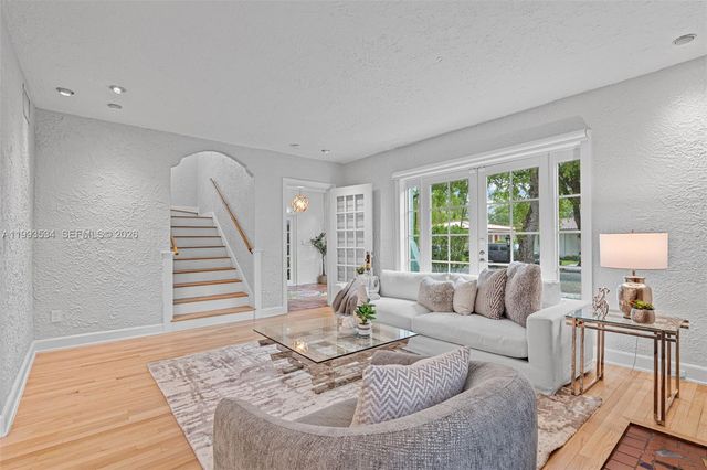 1209 La Mancha Ave, Coral Gables, FL 33134