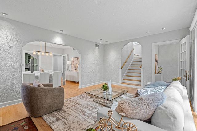 1209 La Mancha Ave, Coral Gables, FL 33134