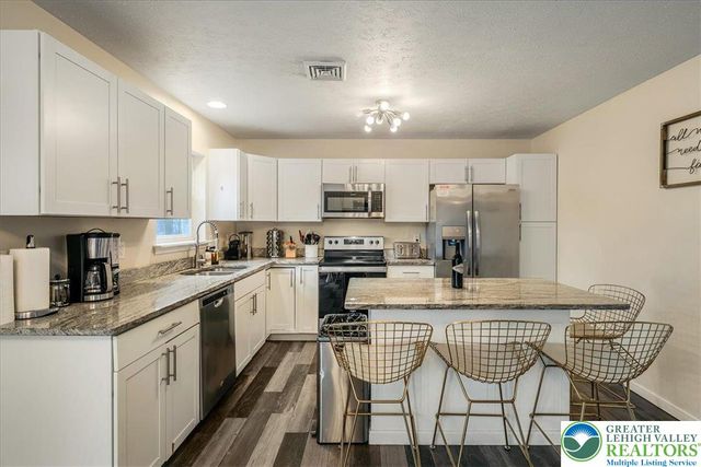 2127 Warwick Circle, Coolbaugh Twp, PA 18466
