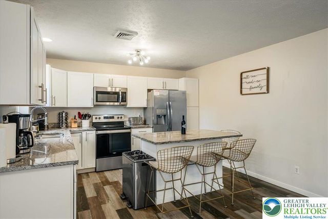 2127 Warwick Circle, Coolbaugh Twp, PA 18466